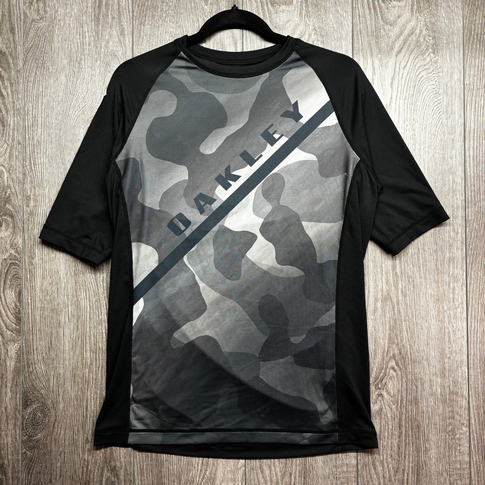 Oakley Mens Performance Fit Large Rash Guard Camo Short Sleeve Swim Shirt Black